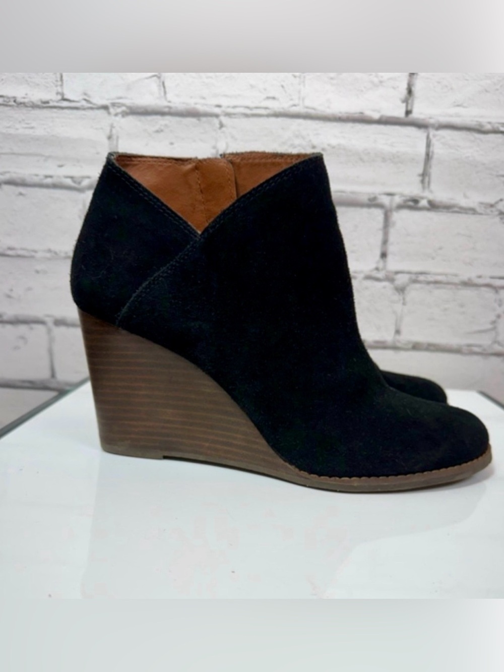 Women's Lucky Brand Black Suede Wedge Yakeena Ankle Boots Size 10